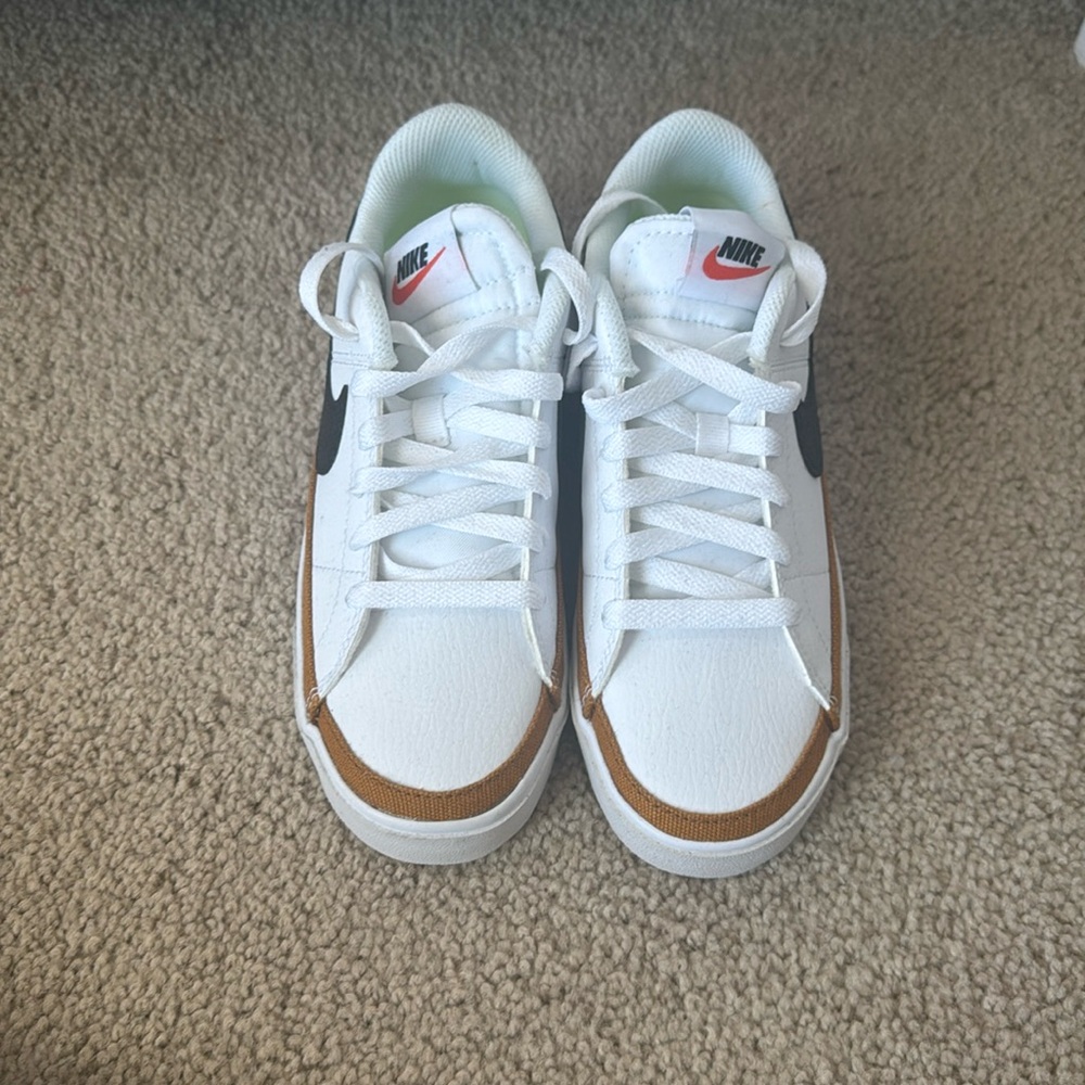 Nike court legacy